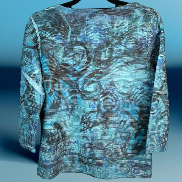 COLDWATER CREEK women's top pleated stretch waves size small/8 blues embossed - Picture 4 of 4